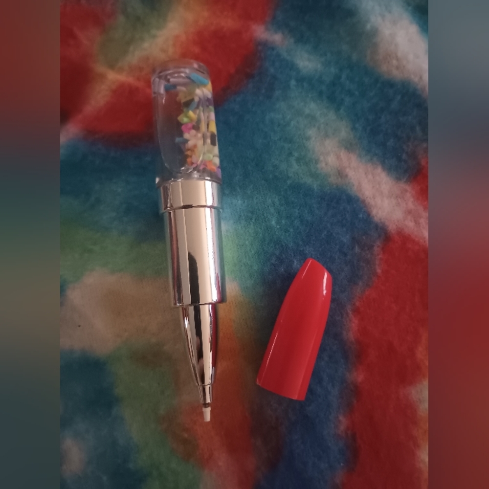 "Lipstick" Ink Pin. With Confetti.